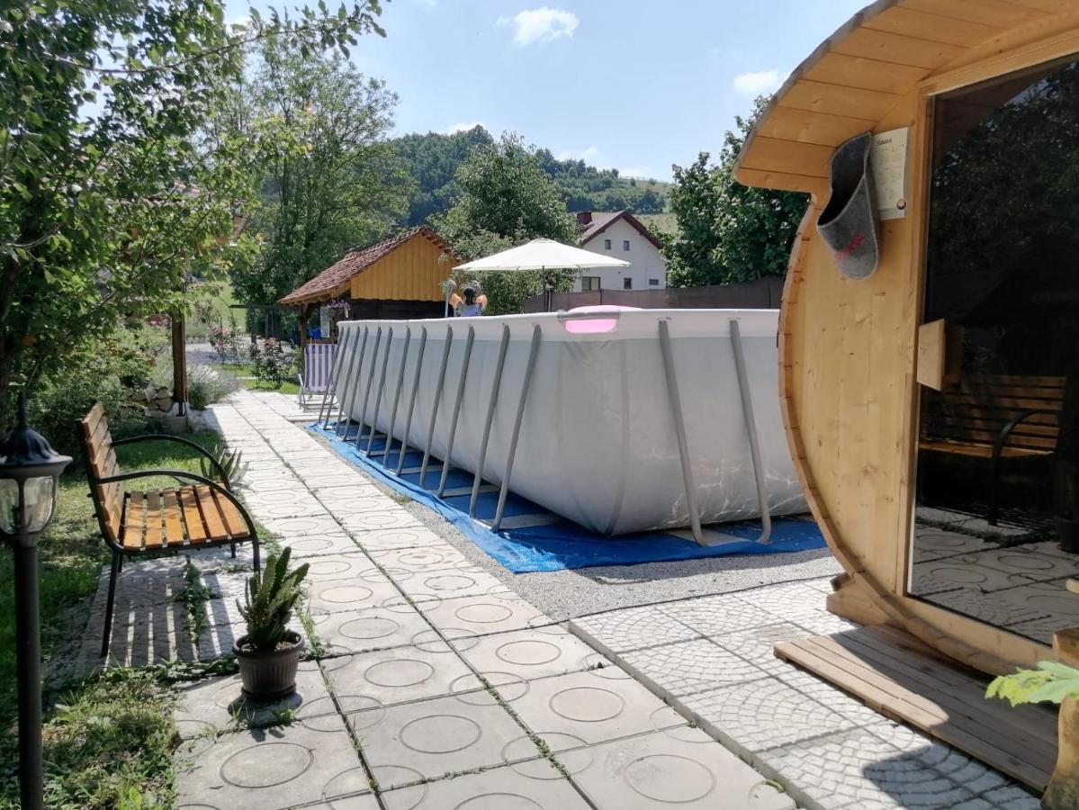 Pod Orehom Drvena Kuca I Sauna Krapina Exterior photo