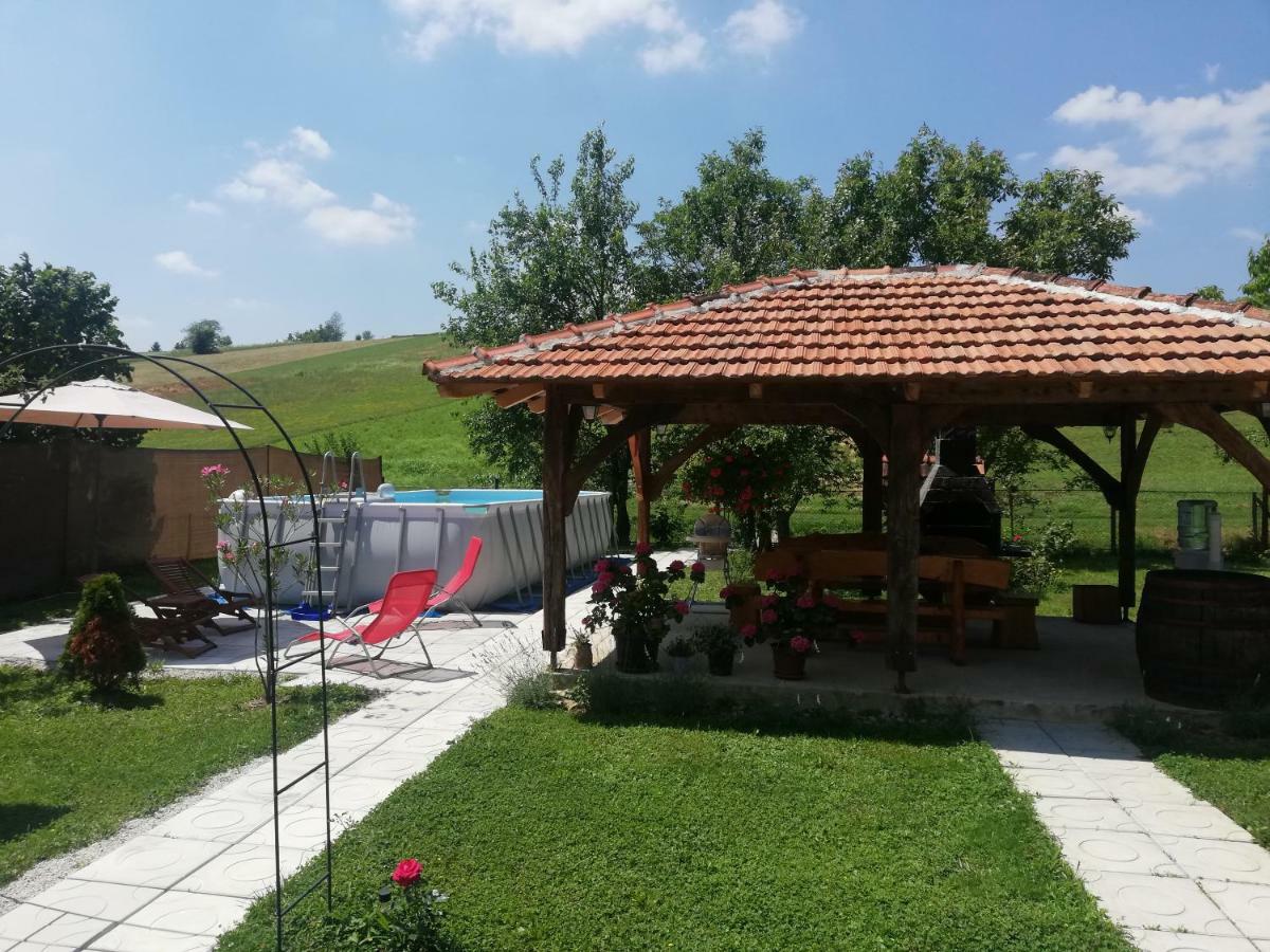 Pod Orehom Drvena Kuca I Sauna Krapina Exterior photo