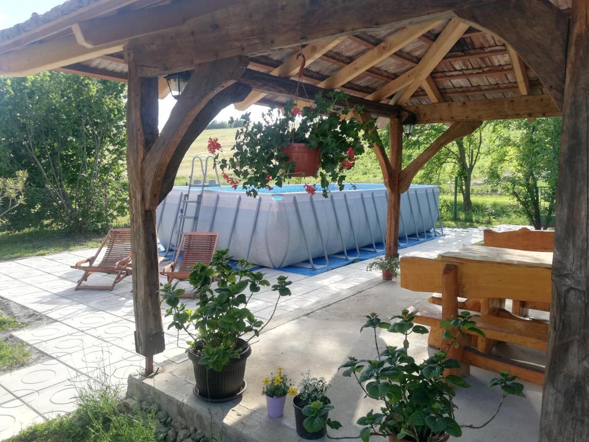 Pod Orehom Drvena Kuca I Sauna Krapina Exterior photo