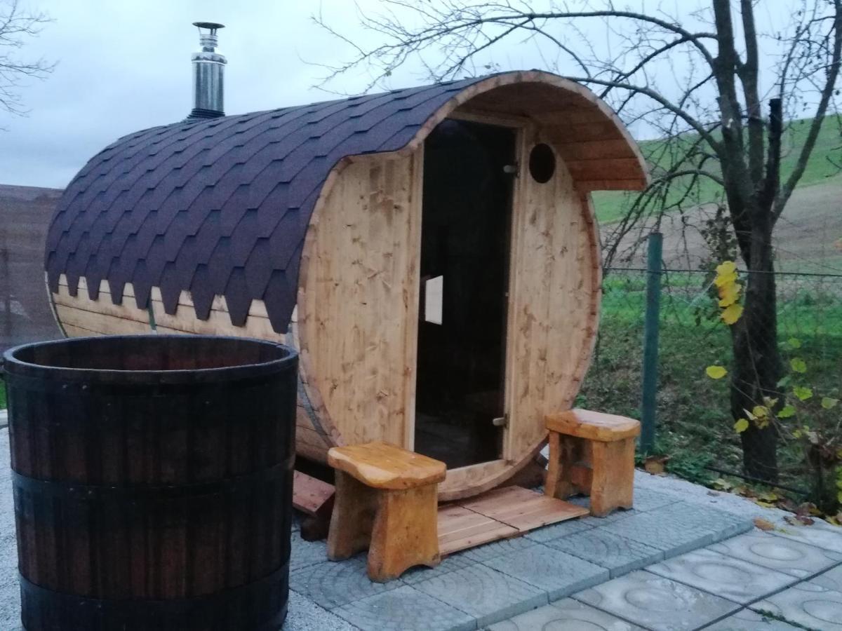 Pod Orehom Drvena Kuca I Sauna Krapina Exterior photo